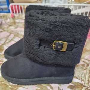 Ugg Mini Belted Black Fur Boot Womens Size 6